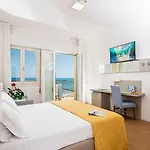 Astor Отель 3*