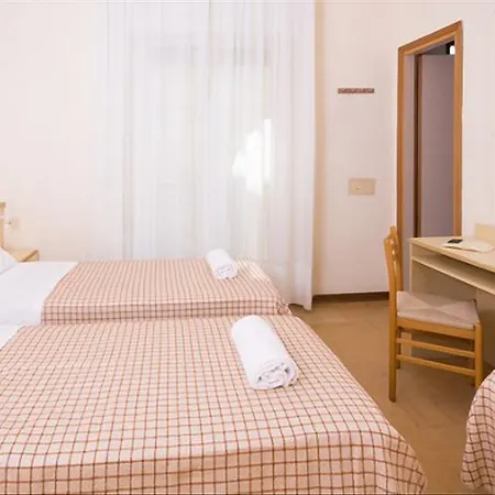 Astor Hotel 3*