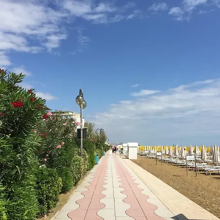 Ξενοδοχείο Astor 3*