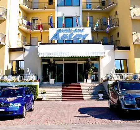 Astor 3*