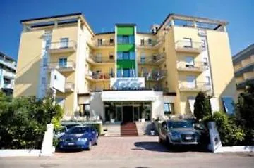 Astor 3*