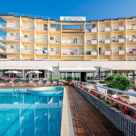 Hotel Astor 3*