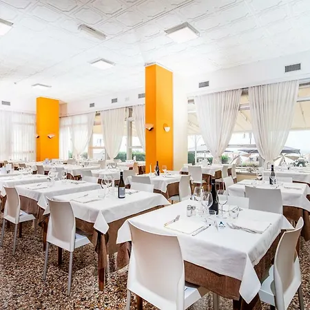 Astor Hotel 3*