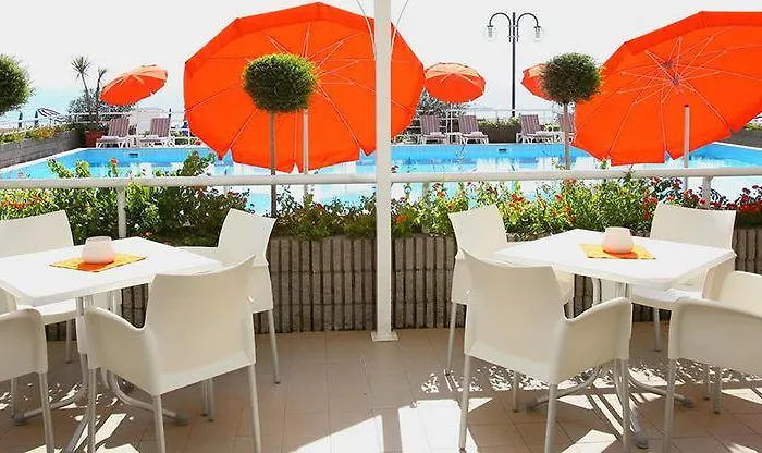 Astor 3*